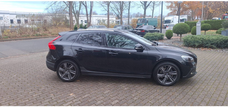 Volvo V40 Cross Country You! - Hatchback: picture 3 Volvo V40 Cross Country You! - Hatchback: picture 3