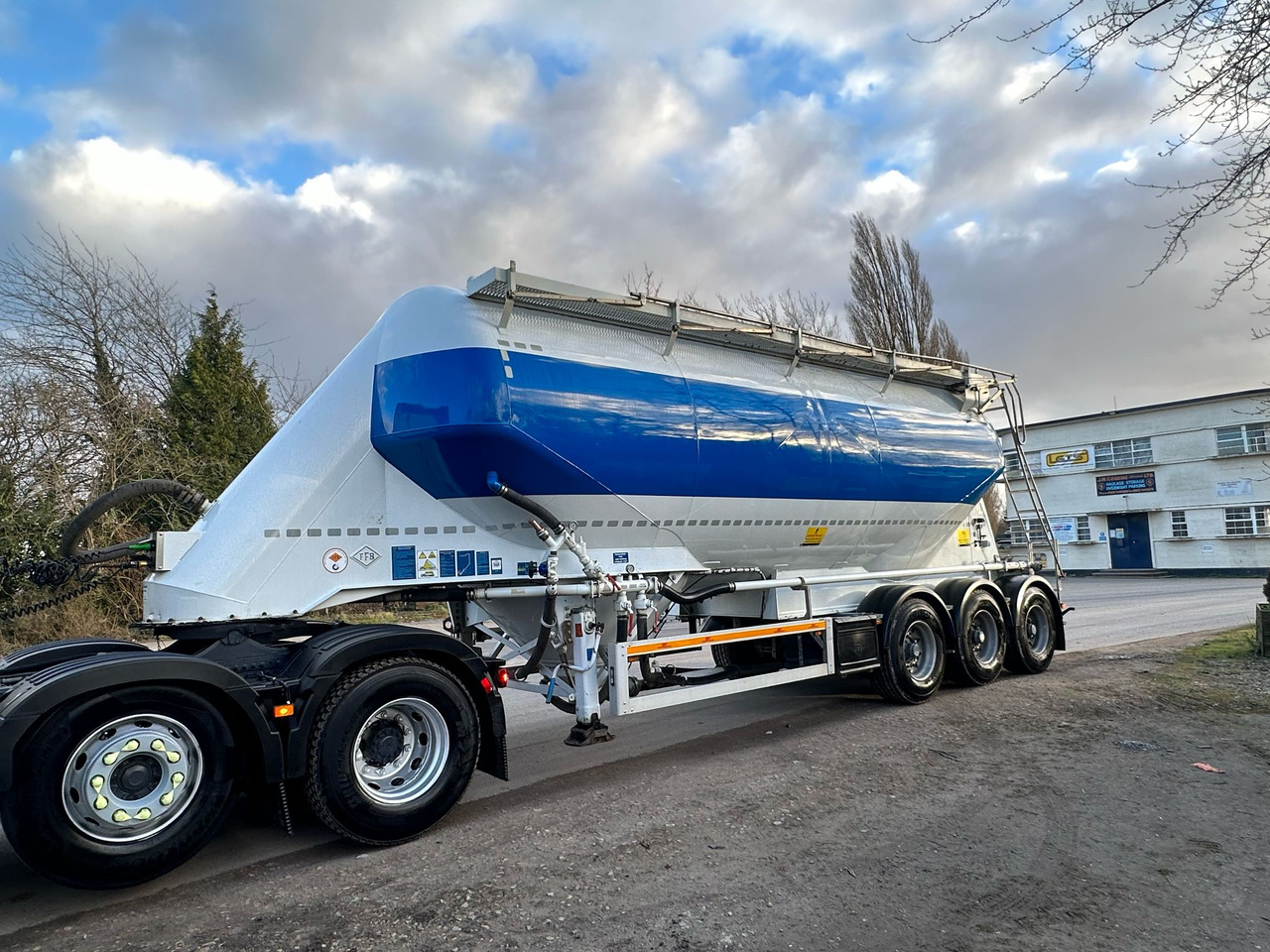 2013 Feldbinder Powder Tanker - Silo semi-trailer: picture 1 2013 Feldbinder Powder Tanker - Silo semi-trailer: picture 1