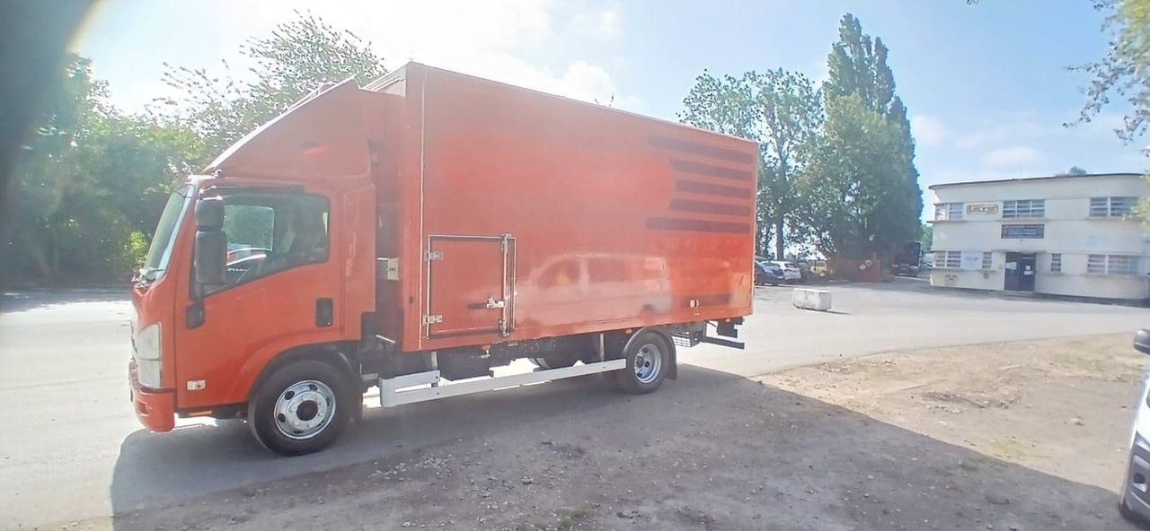 2014 Izuzu Refrigerated Truck - Refrigerated truck: picture 4 2014 Izuzu Refrigerated Truck - Refrigerated truck: picture 4