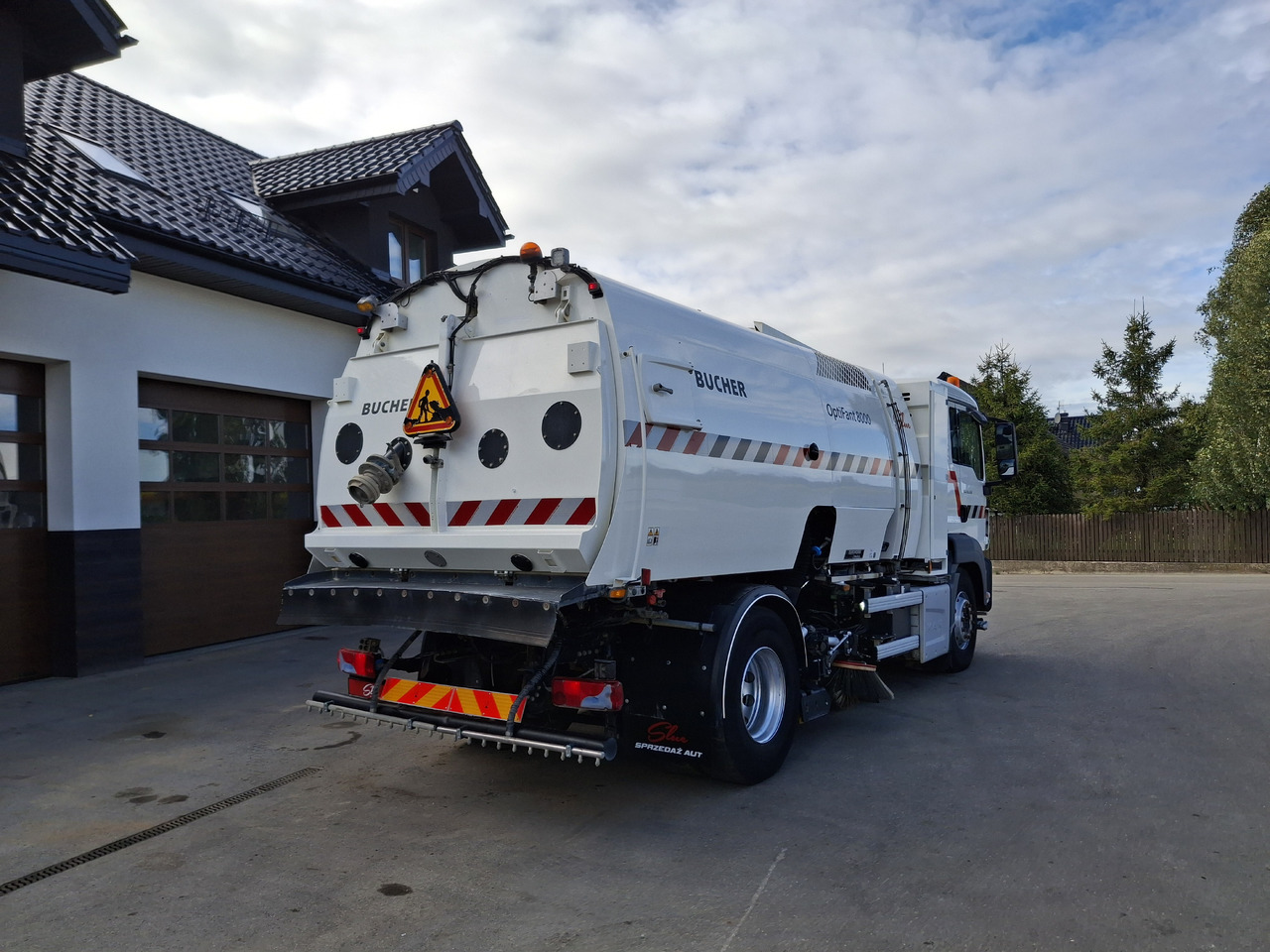 MAN TGS 18.320 Zamiatarka Kehrmaschine BUCHER OptiFant 8000 Karcher Euro 6 PM10 L/R Hochdruckreinigung - Road sweeper: picture 4 MAN TGS 18.320 Zamiatarka Kehrmaschine BUCHER OptiFant 8000 Karcher Euro 6 PM10 L/R Hochdruckreinigung - Road sweeper: picture 4