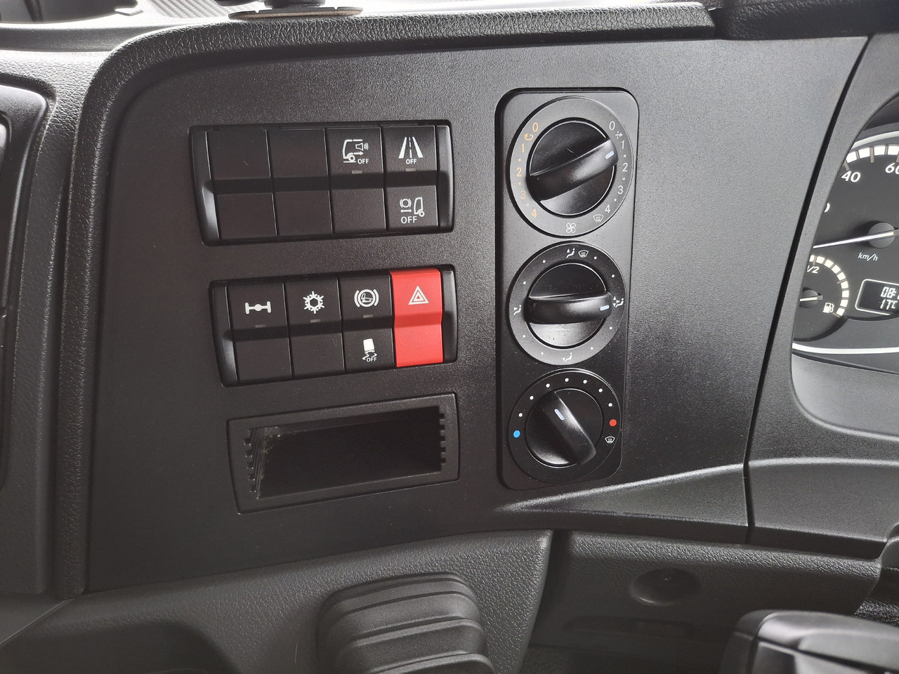 Road sweeper MERCEDES-BENZ Atego 1523 Zamiatarka Kehrmaschine Schmidt Street King 660 Euro 6 PM10 2 Motoren Szczotki L/R 2016r: picture 34