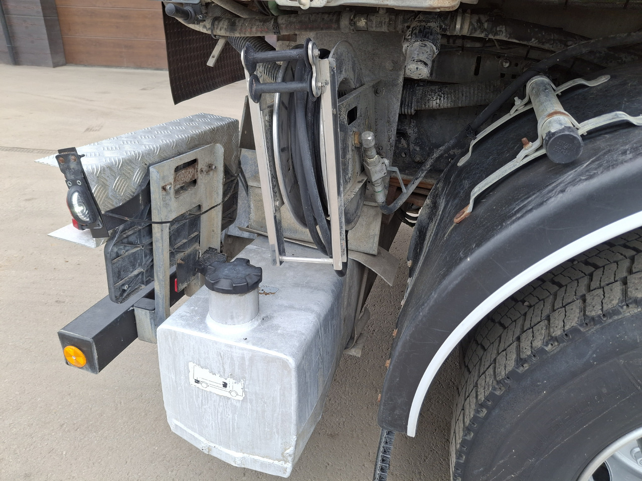 Leasing of MERCEDES-BENZ Axor 1829 Zamiatarka Kehrmaschine BUCHER 2 Motoren Karcher PM10 Odchwaszczarka Sweeper MERCEDES-BENZ Axor 1829 Zamiatarka Kehrmaschine BUCHER 2 Motoren Karcher PM10 Odchwaszczarka Sweeper: picture 11 Leasing of MERCEDES-BENZ Axor 1829 Zamiatarka Kehrmaschine BUCHER 2 Motoren Karcher PM10 Odchwaszczarka Sweeper MERCEDES-BENZ Axor 1829 Zamiatarka Kehrmaschine BUCHER 2 Motoren Karcher PM10 Odchwaszczarka Sweeper: picture 11