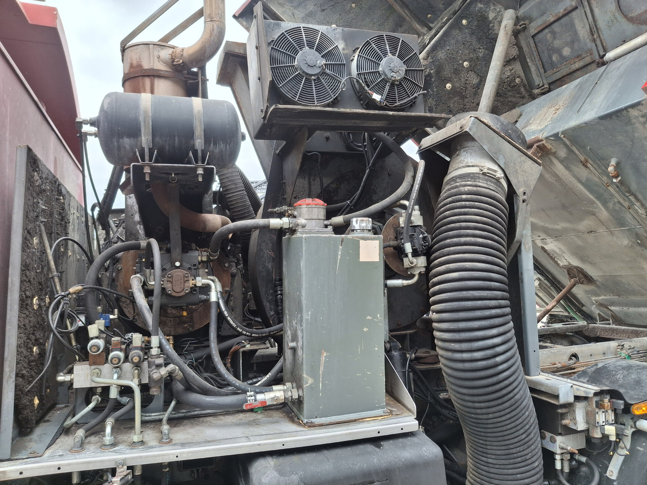 Leasing of MERCEDES-BENZ Axor 1829 Zamiatarka Kehrmaschine BUCHER 2 Motoren Karcher PM10 Odchwaszczarka Sweeper MERCEDES-BENZ Axor 1829 Zamiatarka Kehrmaschine BUCHER 2 Motoren Karcher PM10 Odchwaszczarka Sweeper: picture 19 Leasing of MERCEDES-BENZ Axor 1829 Zamiatarka Kehrmaschine BUCHER 2 Motoren Karcher PM10 Odchwaszczarka Sweeper MERCEDES-BENZ Axor 1829 Zamiatarka Kehrmaschine BUCHER 2 Motoren Karcher PM10 Odchwaszczarka Sweeper: picture 19