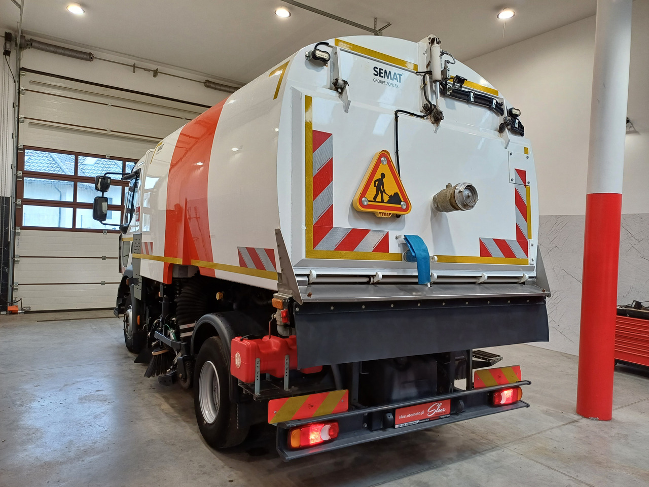 RENAULT D12 Zamiatarka Kehrmaschine 2 Motoren SEMAT Zoeller Szczotki L/R Euro 6 PM10 2017r - Road sweeper: picture 3 RENAULT D12 Zamiatarka Kehrmaschine 2 Motoren SEMAT Zoeller Szczotki L/R Euro 6 PM10 2017r - Road sweeper: picture 3