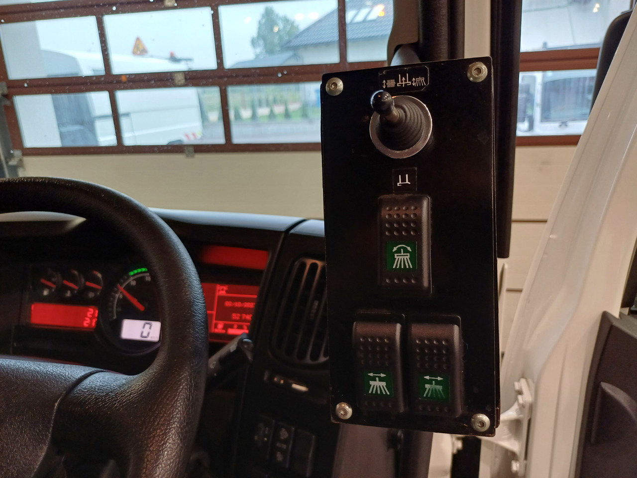 Road sweeper RENAULT D12 Zamiatarka Kehrmaschine 2 Motoren SEMAT Zoeller Szczotki L/R Euro 6 PM10 2017r: picture 27