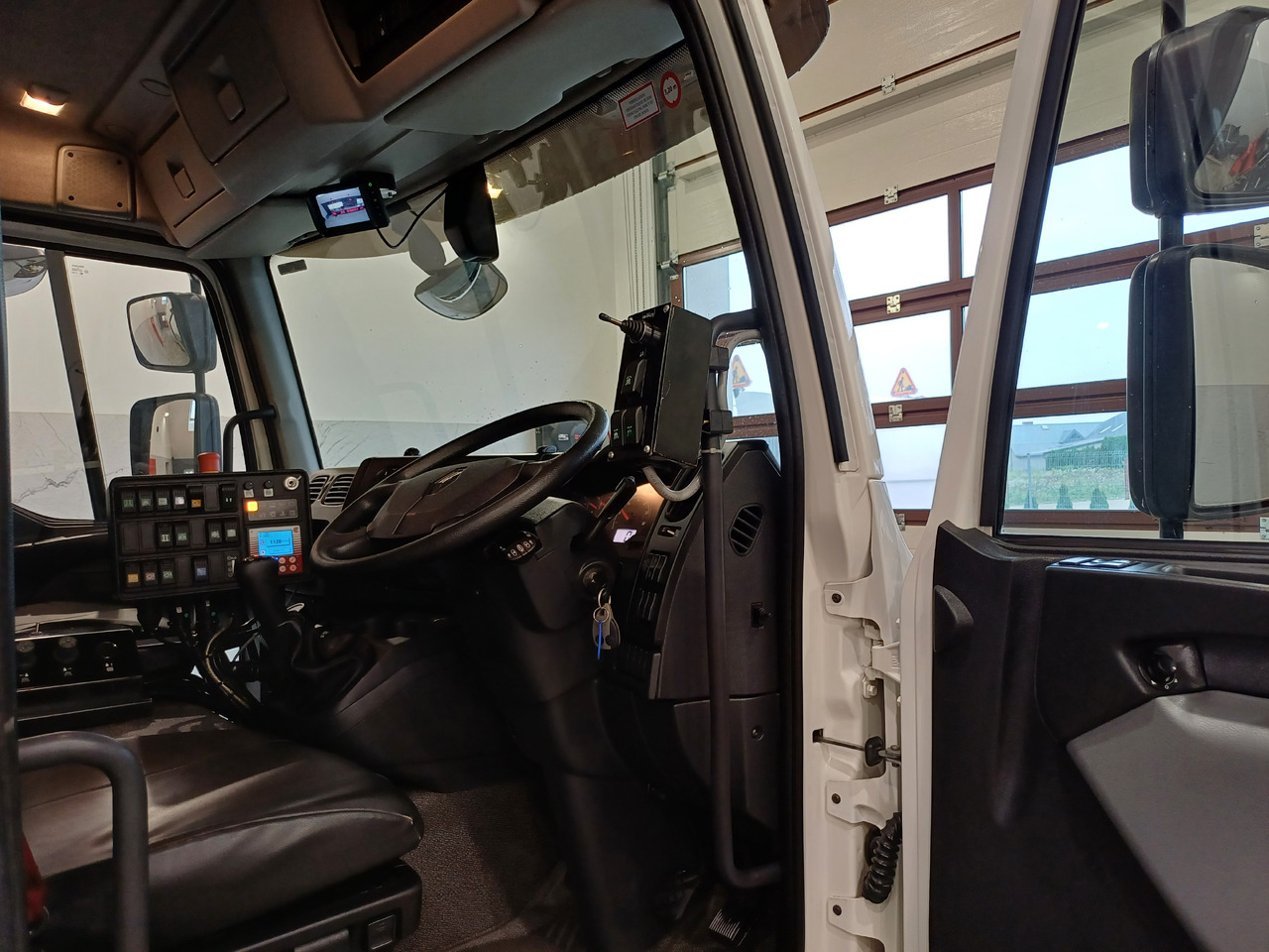 Road sweeper RENAULT D12 Zamiatarka Kehrmaschine 2 Motoren SEMAT Zoeller Szczotki L/R Euro 6 PM10 2017r: picture 20