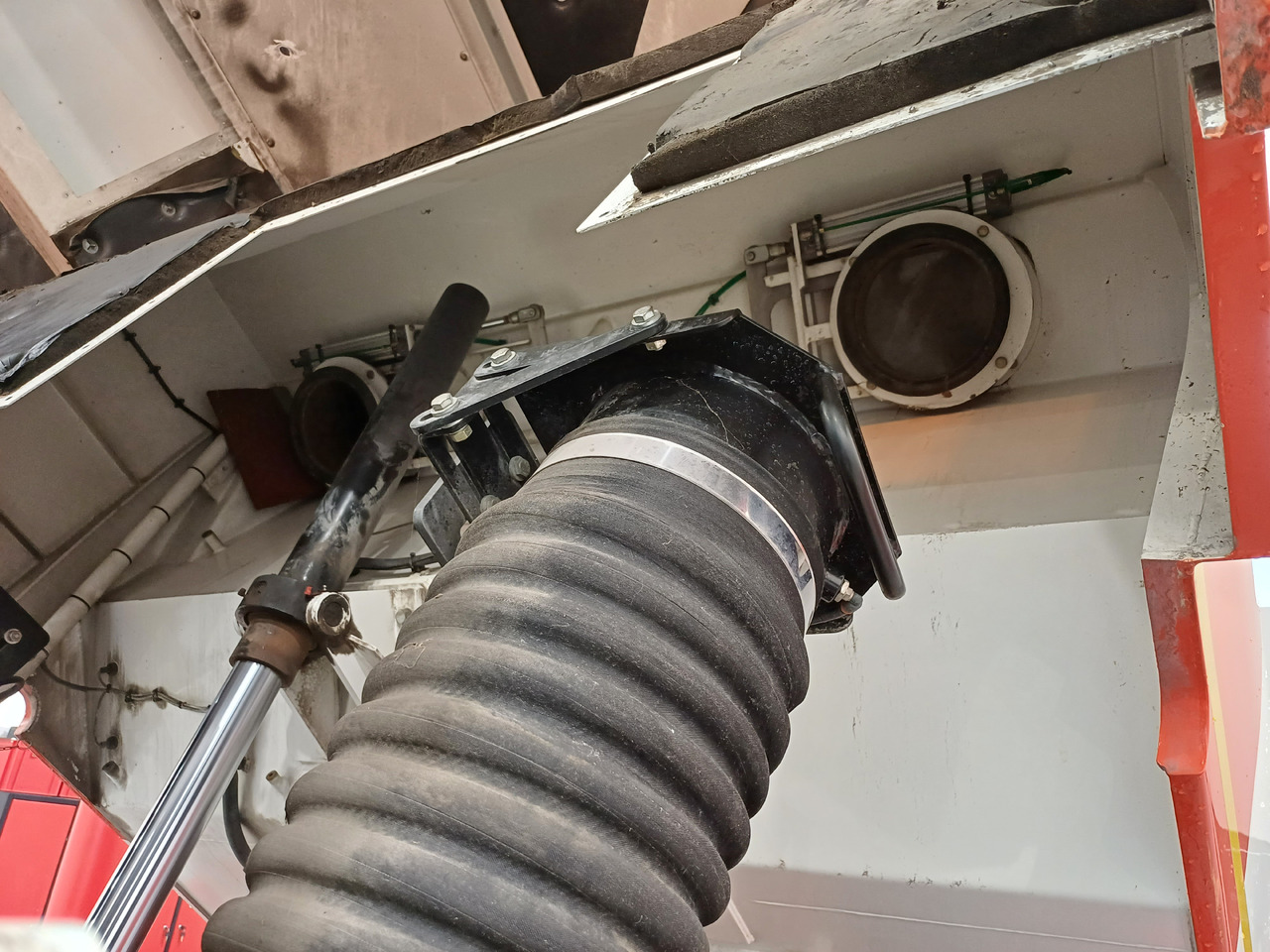 Road sweeper RENAULT D12 Zamiatarka Kehrmaschine 2 Motoren SEMAT Zoeller Szczotki L/R Euro 6 PM10 2017r: picture 18