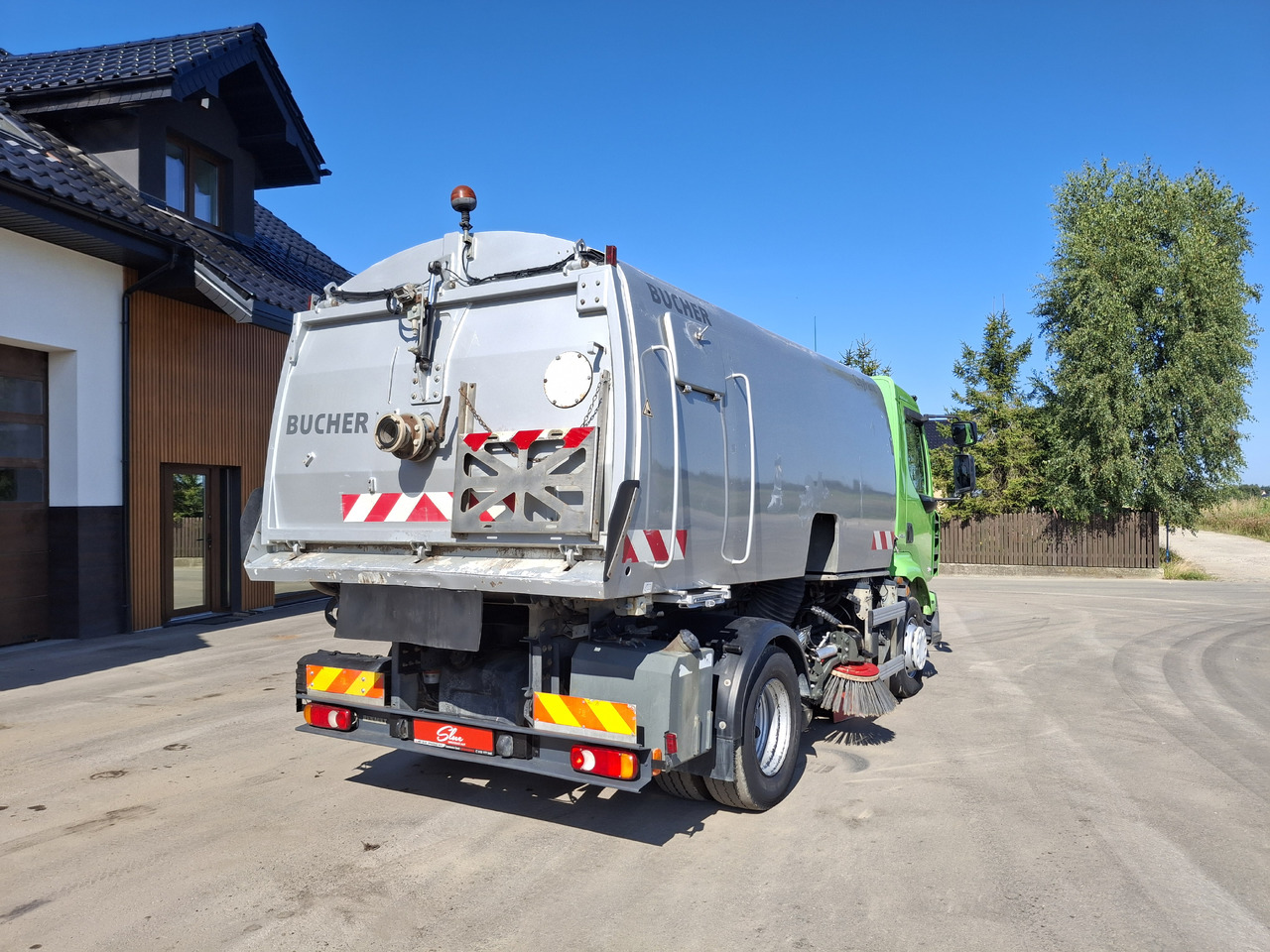RENAULT Middlum 270 DXI Zamiatarka Kehrmaschine BUCHER Karcher L/R 2 Silniki 2 Motoren - Road sweeper: picture 4 RENAULT Middlum 270 DXI Zamiatarka Kehrmaschine BUCHER Karcher L/R 2 Silniki 2 Motoren - Road sweeper: picture 4