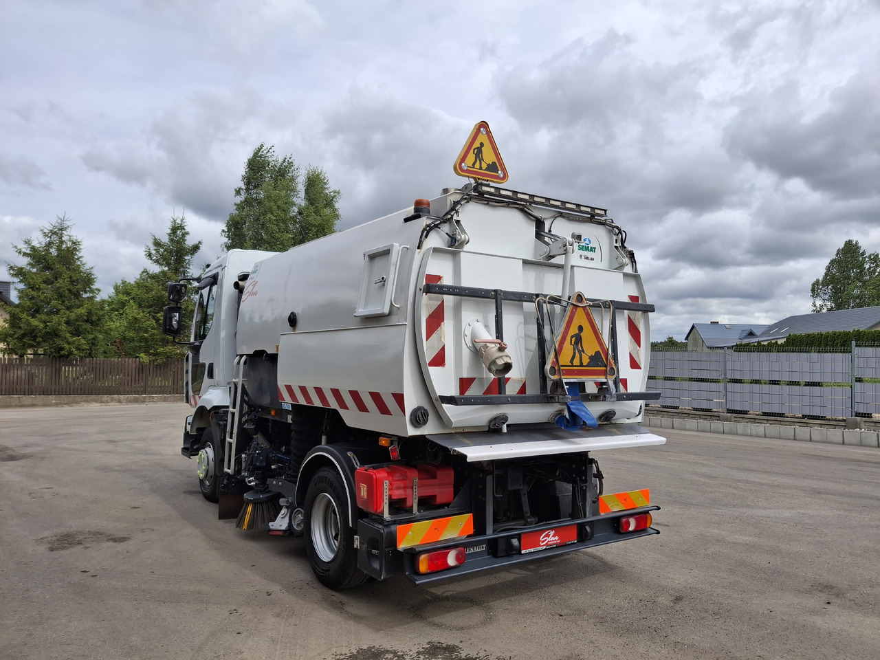 RENAULT Midlum 220 Zamiatarka Johnston VS500 Szczotki L/R Obie Strony Napęd Hydrostatyczny 2012r - Road sweeper: picture 4 RENAULT Midlum 220 Zamiatarka Johnston VS500 Szczotki L/R Obie Strony Napęd Hydrostatyczny 2012r - Road sweeper: picture 4