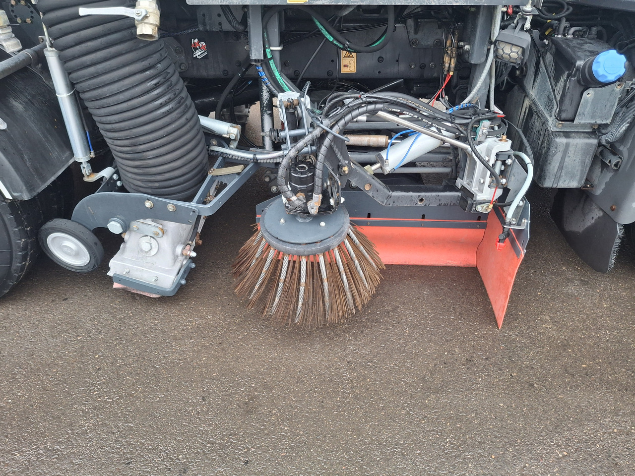 RENAULT Midlum 220 Zamiatarka Kehrmaschine Johnston 2 Motoren Szczotki L/R - Road sweeper: picture 5 RENAULT Midlum 220 Zamiatarka Kehrmaschine Johnston 2 Motoren Szczotki L/R - Road sweeper: picture 5