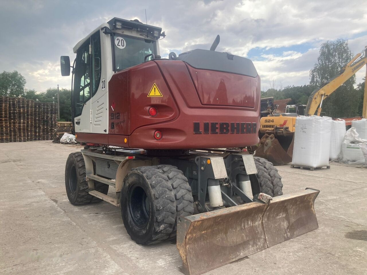 Leasing of Liebherr A 912 Compact Rotator R4 Liebherr A 912 Compact Rotator R4: picture 11