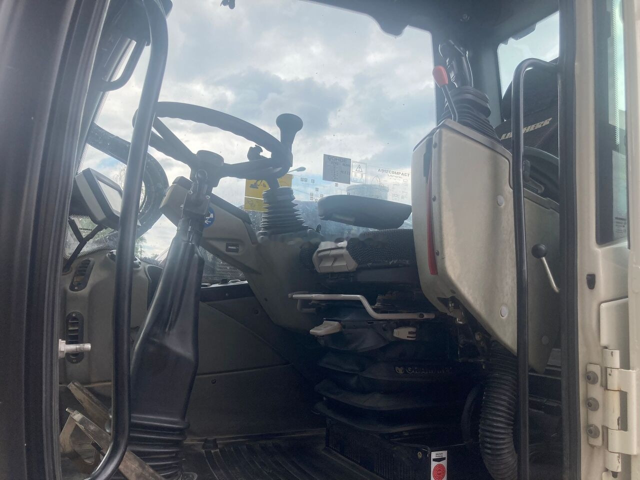 Leasing of Liebherr A 912 Compact Rotator R4 Liebherr A 912 Compact Rotator R4: picture 14