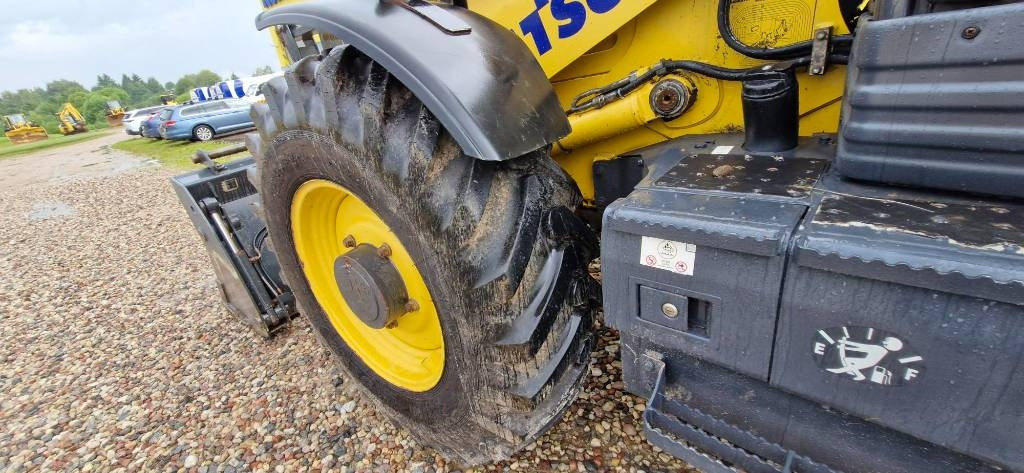 Backhoe loader Komatsu WB 97 R-8: picture 8