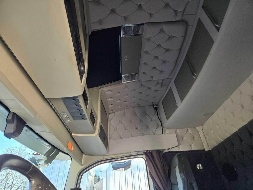 Leasing of Volvo FH540 8X4 CHASSY  Volvo FH540 8X4 CHASSY: picture 9