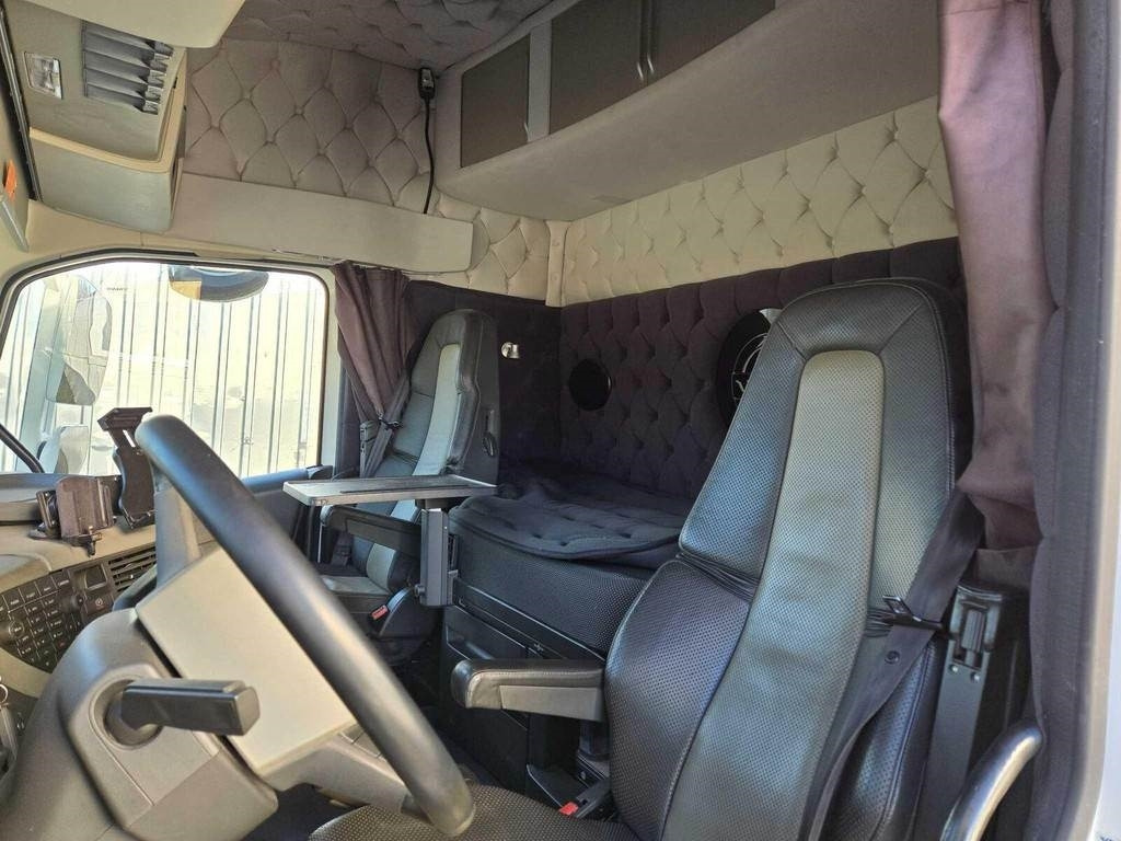 Leasing of Volvo FH540 8X4 CHASSY  Volvo FH540 8X4 CHASSY: picture 8