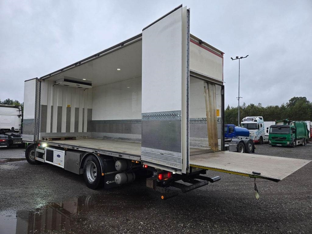 Volvo FM370 4X2 CARRIER 1150 SIDEOPENING - Refrigerated truck: picture 3 Volvo FM370 4X2 CARRIER 1150 SIDEOPENING - Refrigerated truck: picture 3
