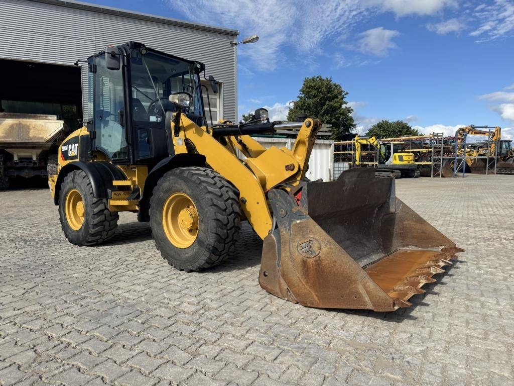 CAT 908M - Wheel loader: picture 3 CAT 908M - Wheel loader: picture 3