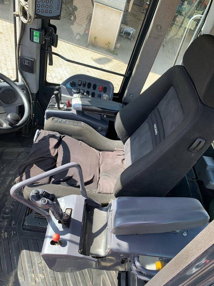 Wheel loader Komatsu WA 480-6: picture 10 Wheel loader Komatsu WA 480-6: picture 10