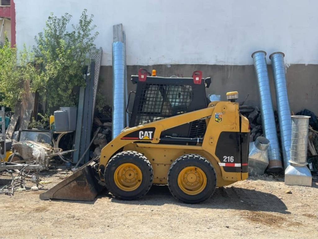 CAT 216 - Skid steer loader: picture 1 CAT 216 - Skid steer loader: picture 1