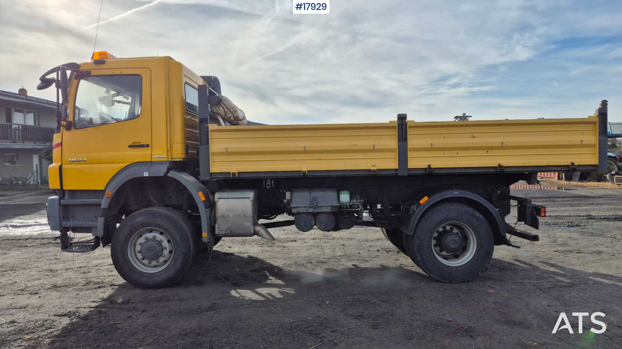 Tipper Mercedes-Benz 1824 4x4 dump truck (2005): picture 10