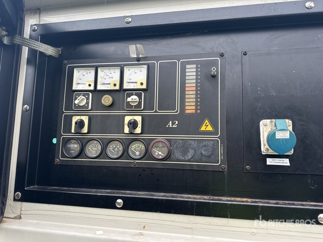 1998 Sdmo GS400 IV A 400 kVA Generator Set - Generator set: picture 5 1998 Sdmo GS400 IV A 400 kVA Generator Set - Generator set: picture 5