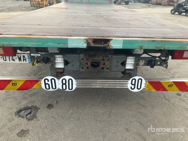 2002 Volvo FM42X6A456 4x2 Sleeper Flatbed Truck - Dropside/ Flatbed truck: picture 4 2002 Volvo FM42X6A456 4x2 Sleeper Flatbed Truck - Dropside/ Flatbed truck: picture 4