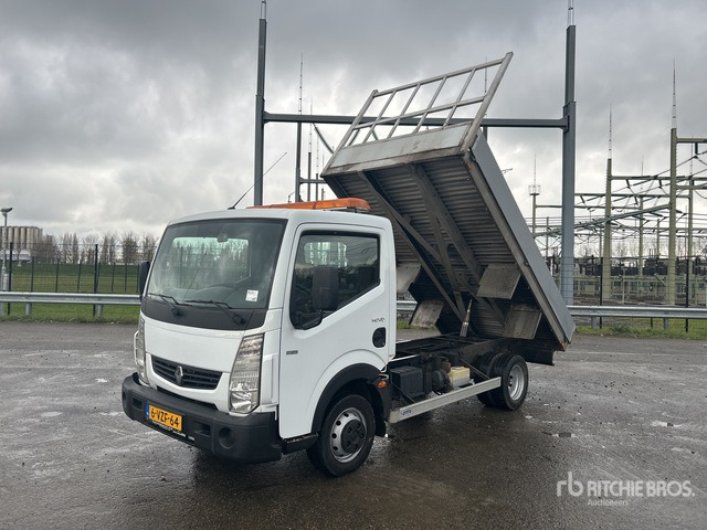 2012 Renault Maxity 4x2 Dump Truck: Light Duty - Tipper: picture 2 2012 Renault Maxity 4x2 Dump Truck: Light Duty - Tipper: picture 2