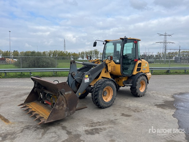 2013 Volvo L25F-Z Telescopic Boom Lift - Wheel loader: picture 1 2013 Volvo L25F-Z Telescopic Boom Lift - Wheel loader: picture 1