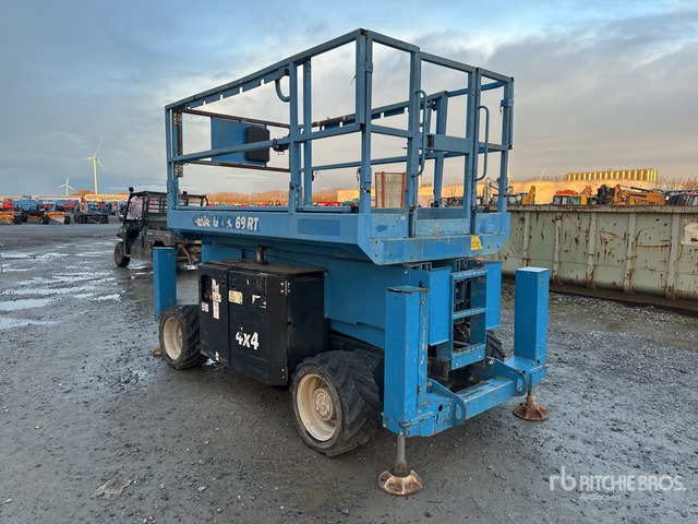 2015 Genie GS-3369RT 4x4 Diesel (Inoperable) Scissor Lift - Scissor lift: picture 2 2015 Genie GS-3369RT 4x4 Diesel (Inoperable) Scissor Lift - Scissor lift: picture 2