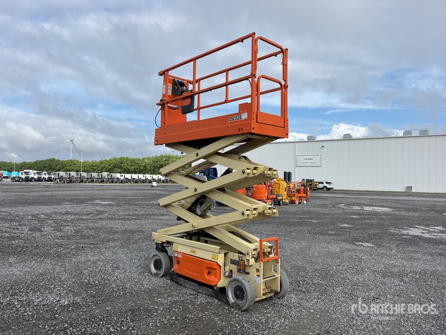2015 JLG 2032ES Electric Scissor Lift - Scissor lift: picture 3 2015 JLG 2032ES Electric Scissor Lift - Scissor lift: picture 3