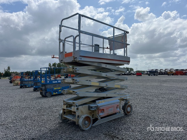 2015 JLG 2646 Electric Scissor Lift - Scissor lift: picture 3 2015 JLG 2646 Electric Scissor Lift - Scissor lift: picture 3