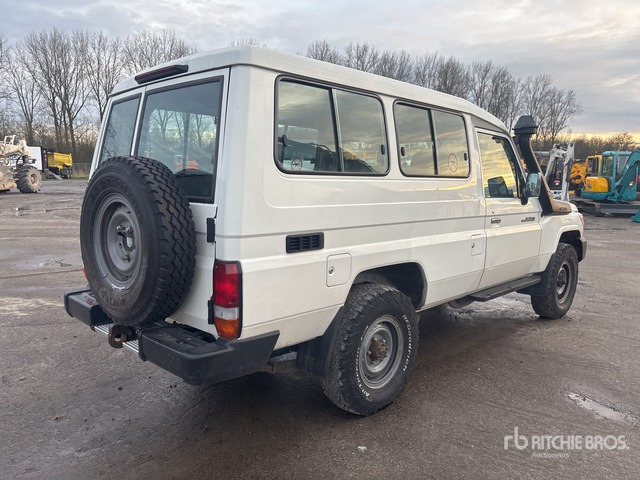 2018 Toyota Land Cruiser SUV - SUV: picture 3 2018 Toyota Land Cruiser SUV - SUV: picture 3