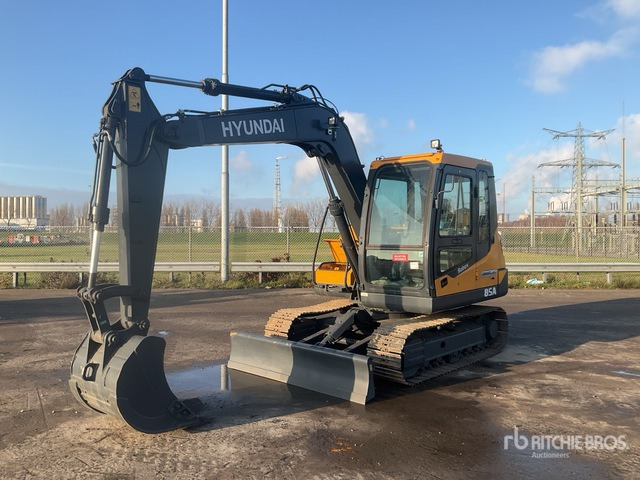 Hyundai R85A Tracked Excavator - Crawler excavator: picture 3 Hyundai R85A Tracked Excavator - Crawler excavator: picture 3