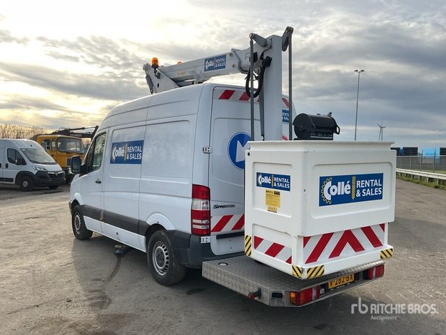 Mercedes-Benz Material Handling Arm - Truck mounted aerial platform: picture 2 Mercedes-Benz Material Handling Arm - Truck mounted aerial platform: picture 2