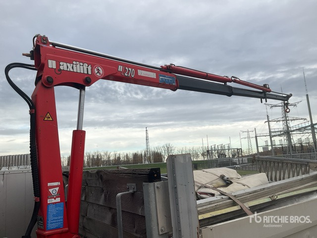 Renault Midlum 240 D12 Flatbed Truck with Crane - Dropside/ Flatbed truck, Crane truck: picture 5 Renault Midlum 240 D12 Flatbed Truck with Crane - Dropside/ Flatbed truck, Crane truck: picture 5