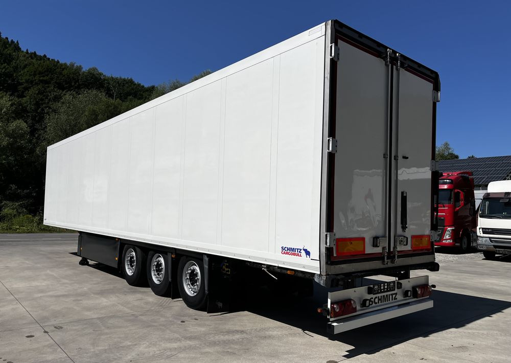 Schmitz Cargobull Chłodnia // 2010 Rok // 2 osie podnoszone // Doppelstock // Kosz paletowy // - Refrigerated semi-trailer: picture 3 Schmitz Cargobull Chłodnia // 2010 Rok // 2 osie podnoszone // Doppelstock // Kosz paletowy // - Refrigerated semi-trailer: picture 3