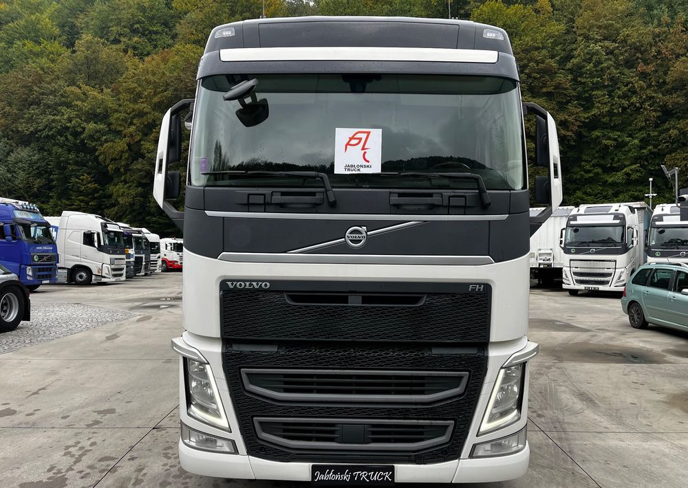 Volvo FH 500 Mega 2016 Rok + Fliegl 2017 // Oś podnoszona // Zestaw ! - Tractor unit, Curtainsider semi-trailer: picture 2 Volvo FH 500 Mega 2016 Rok + Fliegl 2017 // Oś podnoszona // Zestaw ! - Tractor unit, Curtainsider semi-trailer: picture 2