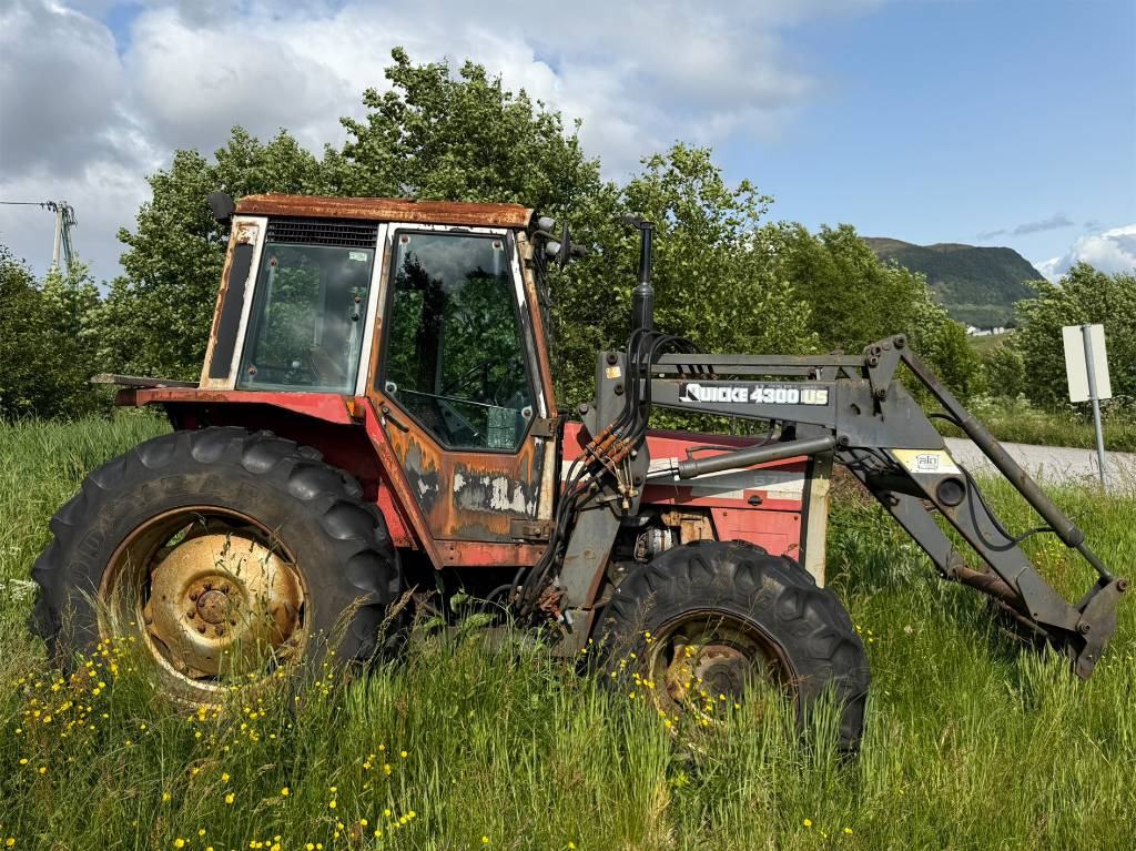 Massey Ferguson 675 - Farm tractor: picture 3 Massey Ferguson 675 - Farm tractor: picture 3
