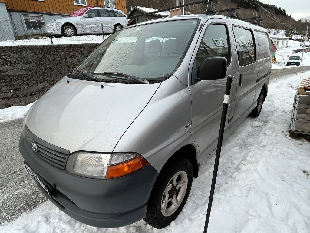 Toyota Hiace 4x4 kombi 6 seat - Other machinery: picture 2 Toyota Hiace 4x4 kombi 6 seat - Other machinery: picture 2