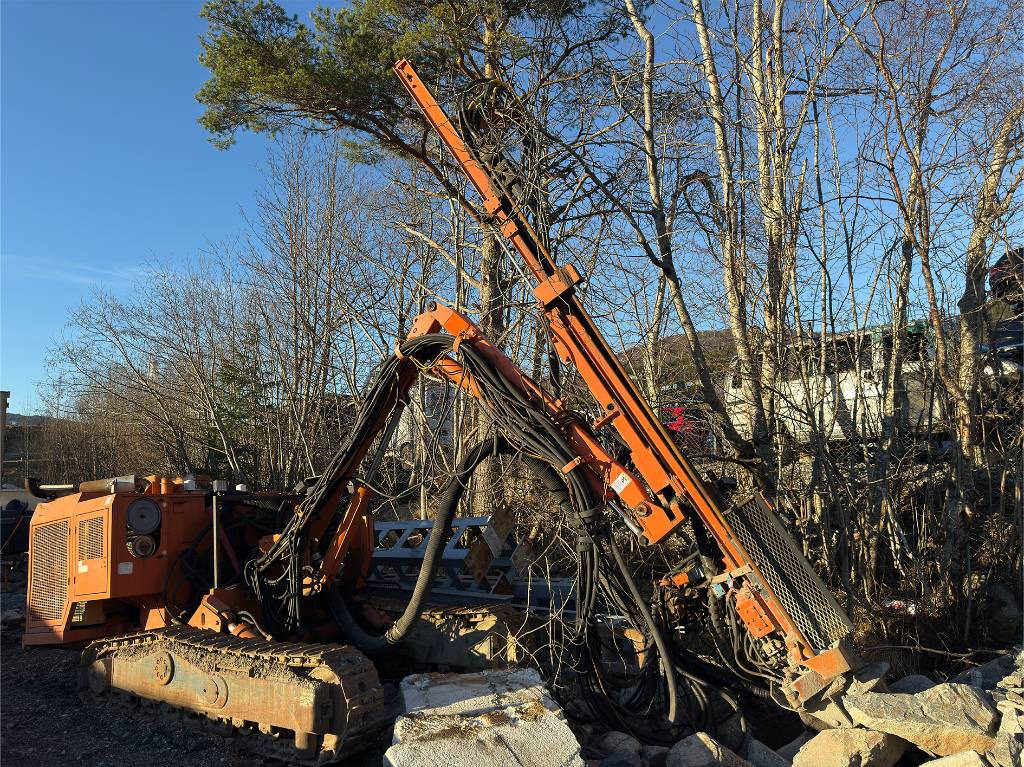 Tamrock Dino 500 - Drilling rig: picture 3 Tamrock Dino 500 - Drilling rig: picture 3