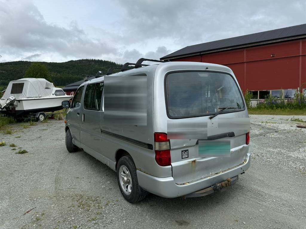 Toyota Hiace 4x4 - Crew cab van: picture 3 Toyota Hiace 4x4 - Crew cab van: picture 3