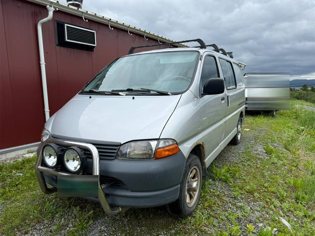 Toyota Hiace 4x4 - Small van: picture 4 Toyota Hiace 4x4 - Small van: picture 4