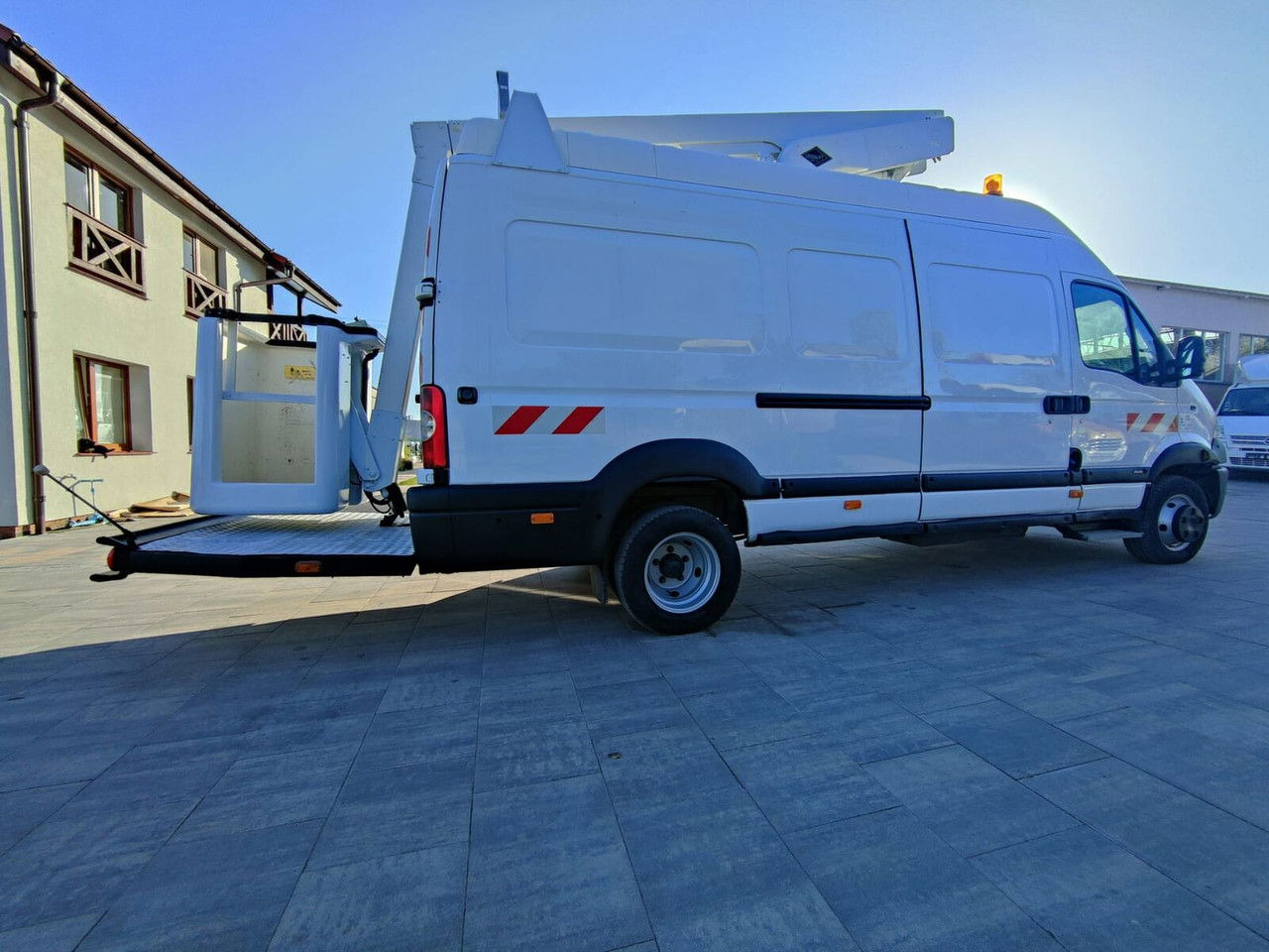 Renault Mascott 3.0 - Truck mounted aerial platform: picture 5 Renault Mascott 3.0 - Truck mounted aerial platform: picture 5