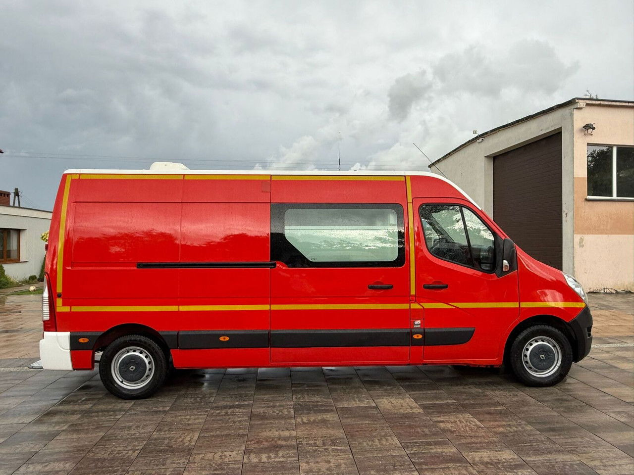 Renault Master 2016 Rok Ambulans Karetka Pogotowie - Ambulance: picture 4 Renault Master 2016 Rok Ambulans Karetka Pogotowie - Ambulance: picture 4