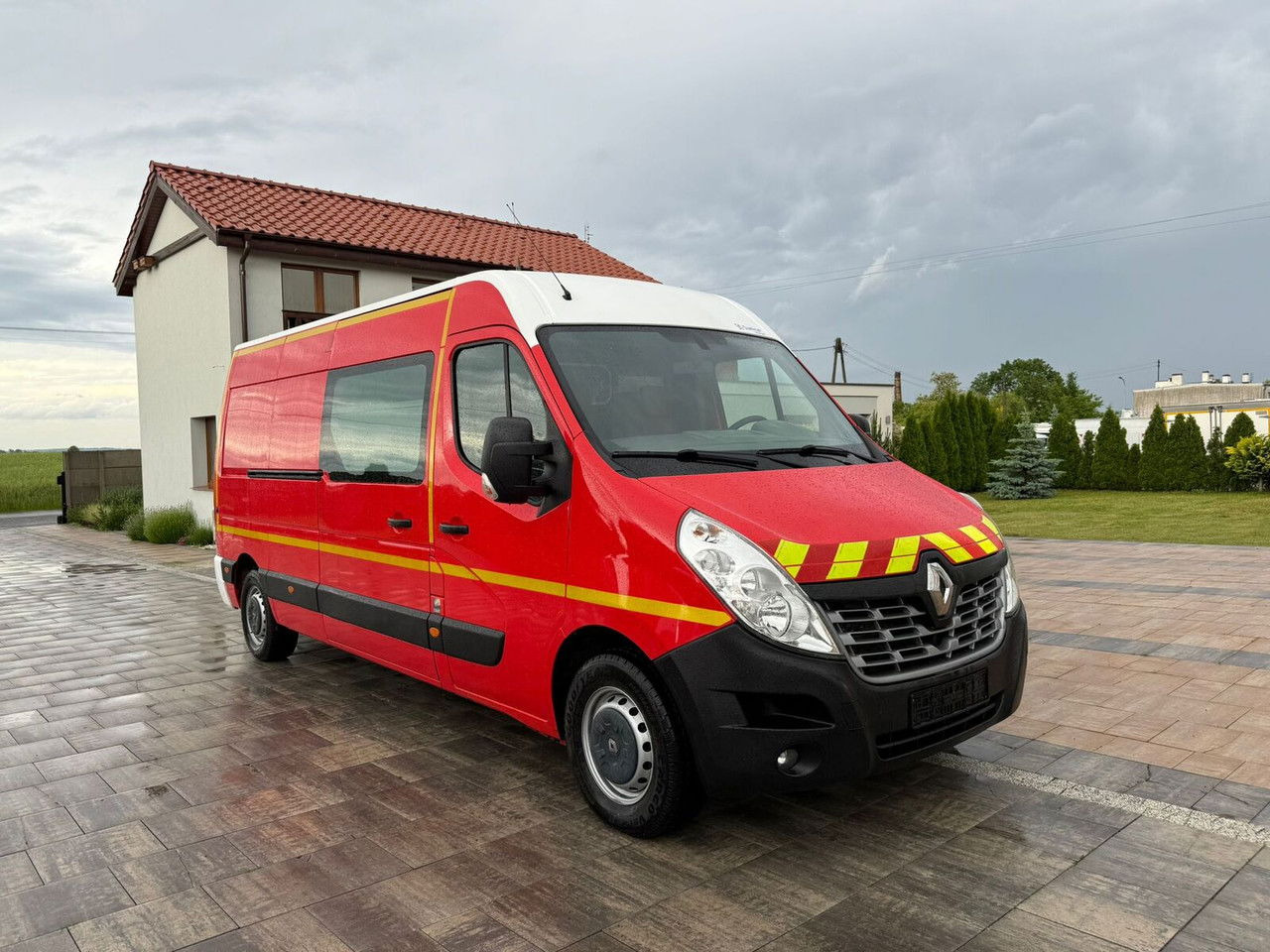 Renault Master 2016 Rok Ambulans Karetka Pogotowie - Ambulance: picture 1 Renault Master 2016 Rok Ambulans Karetka Pogotowie - Ambulance: picture 1