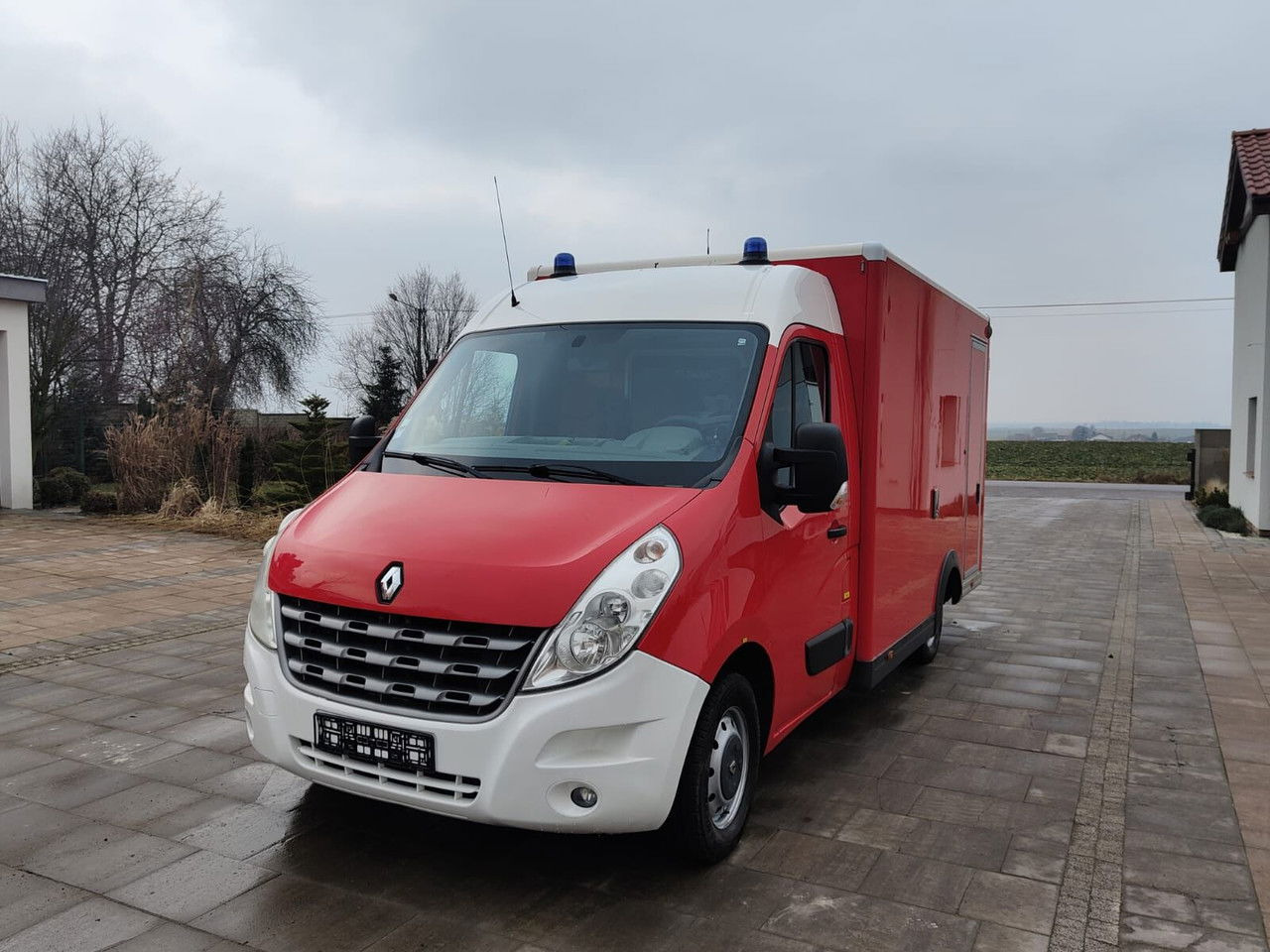 Renault Master Karetka Ambulans pogotowie kontenerowe Kamper - Ambulance: picture 3 Renault Master Karetka Ambulans pogotowie kontenerowe Kamper - Ambulance: picture 3