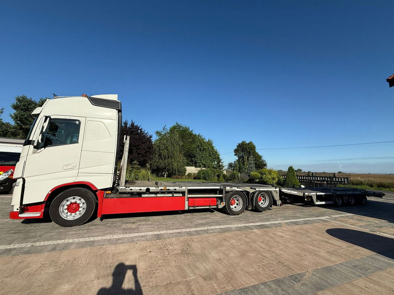 Volvo FH 460 - Car transporter truck: picture 5 Volvo FH 460 - Car transporter truck: picture 5