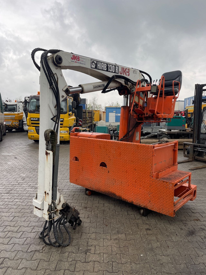 Hiab 130R roller - Truck mounted crane: picture 1 Hiab 130R roller - Truck mounted crane: picture 1