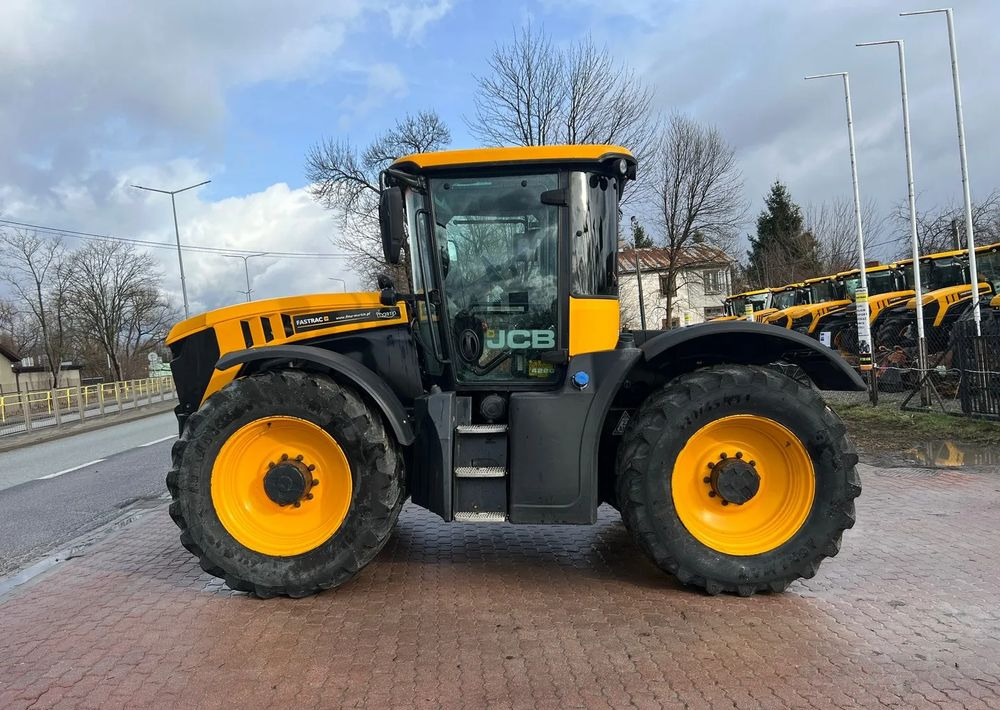 JCB Fastrac 4220 - Farm tractor: picture 2 JCB Fastrac 4220 - Farm tractor: picture 2