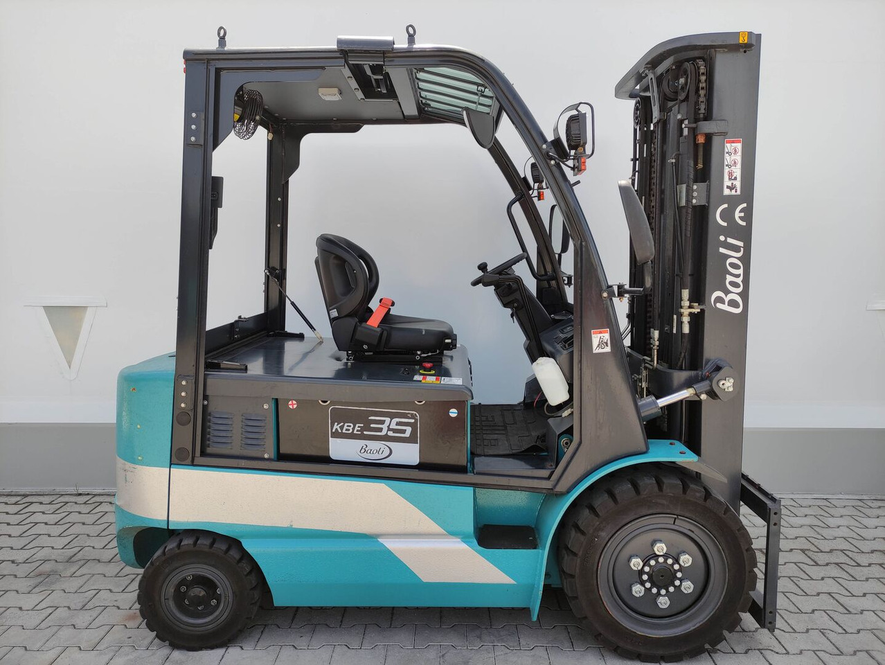 Baoli KBE35 - Electric forklift: picture 2 Baoli KBE35 - Electric forklift: picture 2